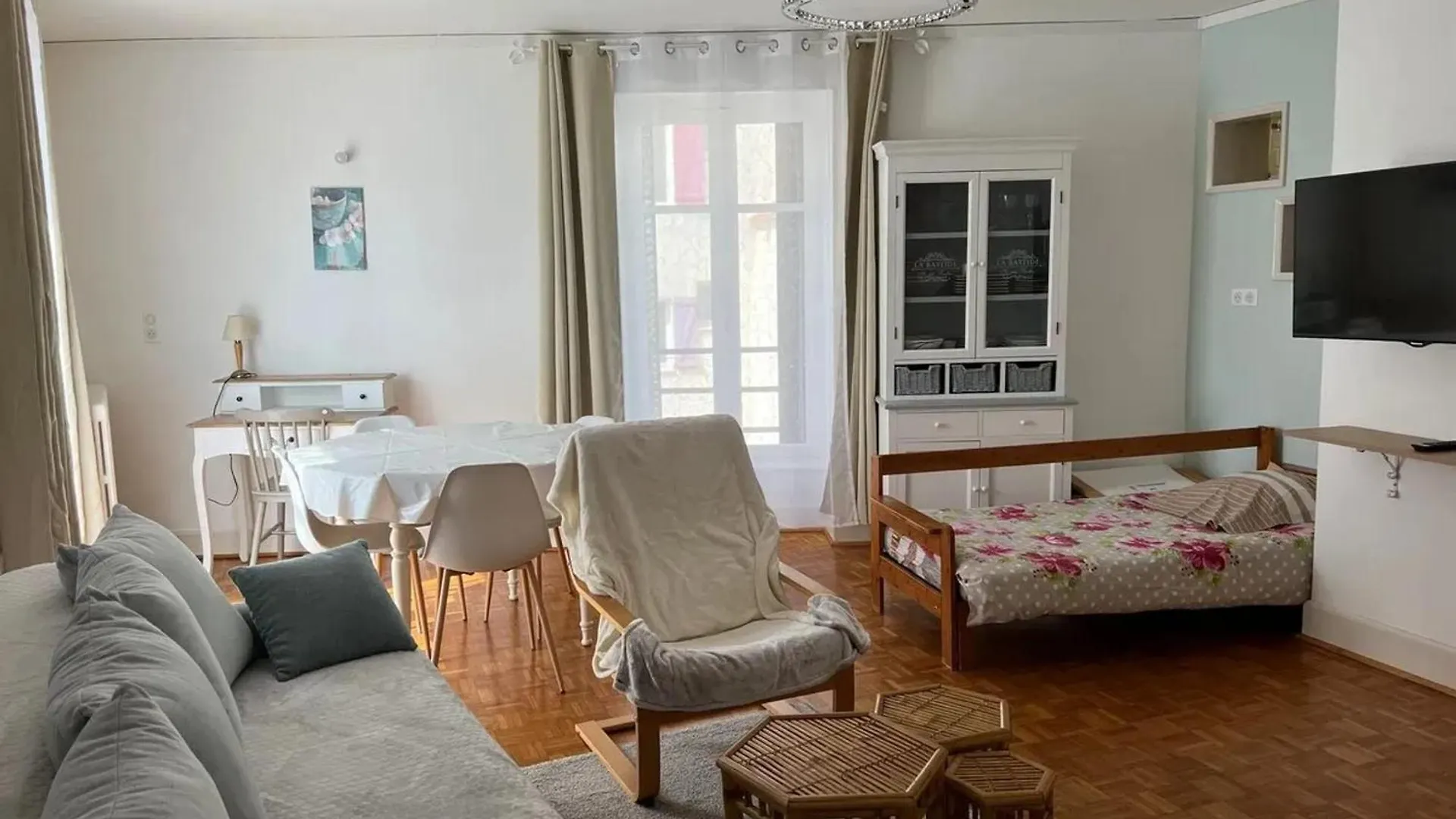 Apartment Appartement Confortable A Neris-Les-Bains Avec Parking Gratuit
